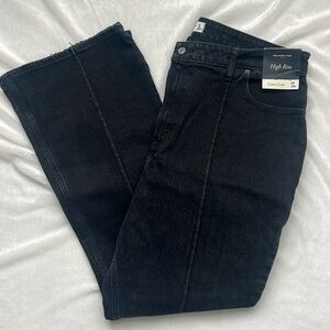 NWT - Abercrombie - High Rise Curve Love Black Flair Jeans - Size 34 / 18R